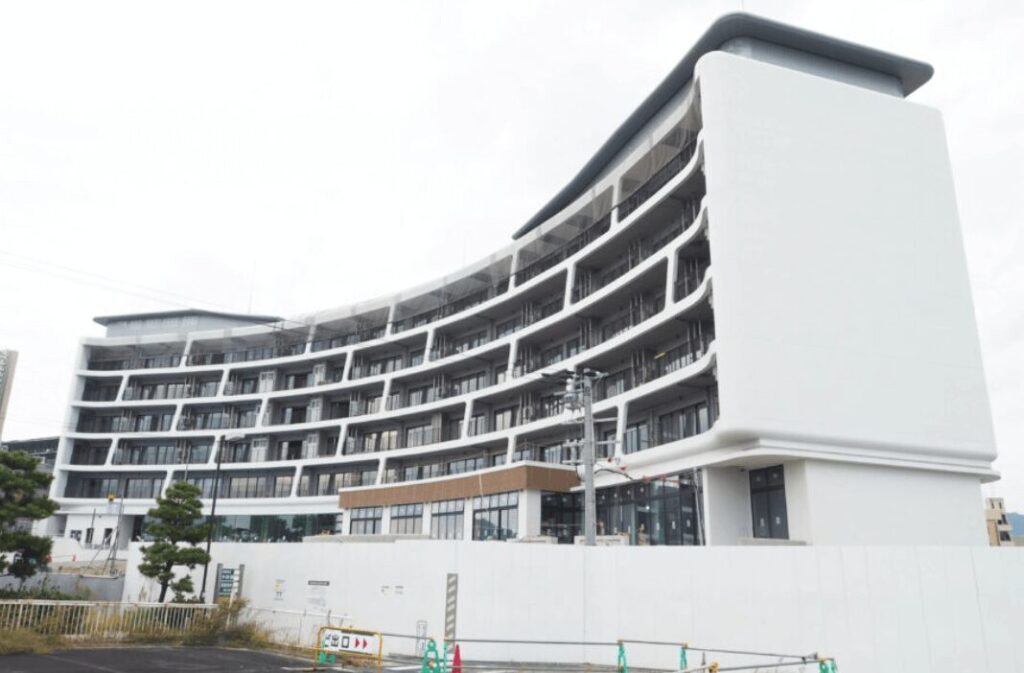 建築中の神戸須磨シーワールドホテル