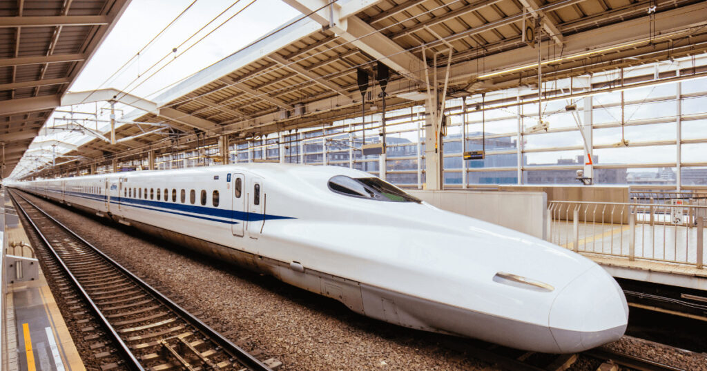 【2023年最新】東海道新幹線に安く乗る方法